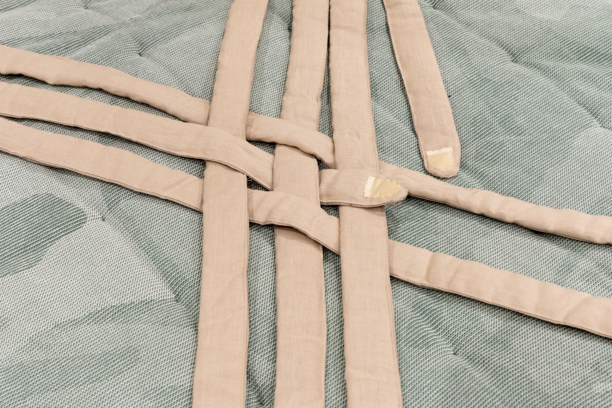 Cotton, linen and wadding.